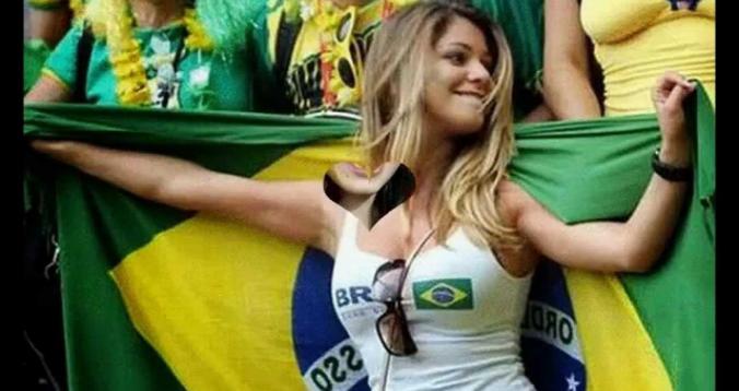 مشجعة منتخب البرازيل