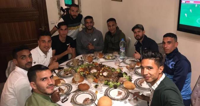 بالصور. حدراف يقيم حفل عشاء على شرف لاعبي الدفاع الجديدي 2