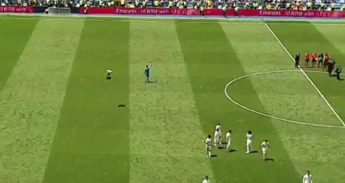 بالفيديو. لحظة توديع جماهير ريال مدريد الحارس نافاس