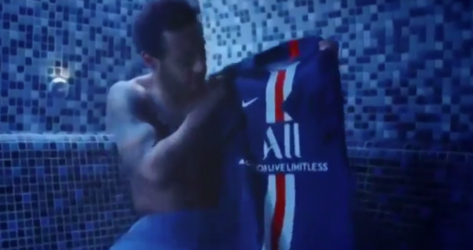 بالفيديو. لقطة نيمار مع قميص باريس الجديد