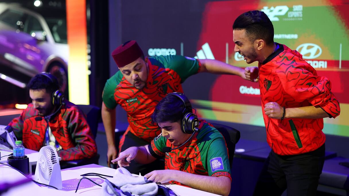 أنس موسى لاعب المنتخب الوطني لكرة القدم الإلكترونية