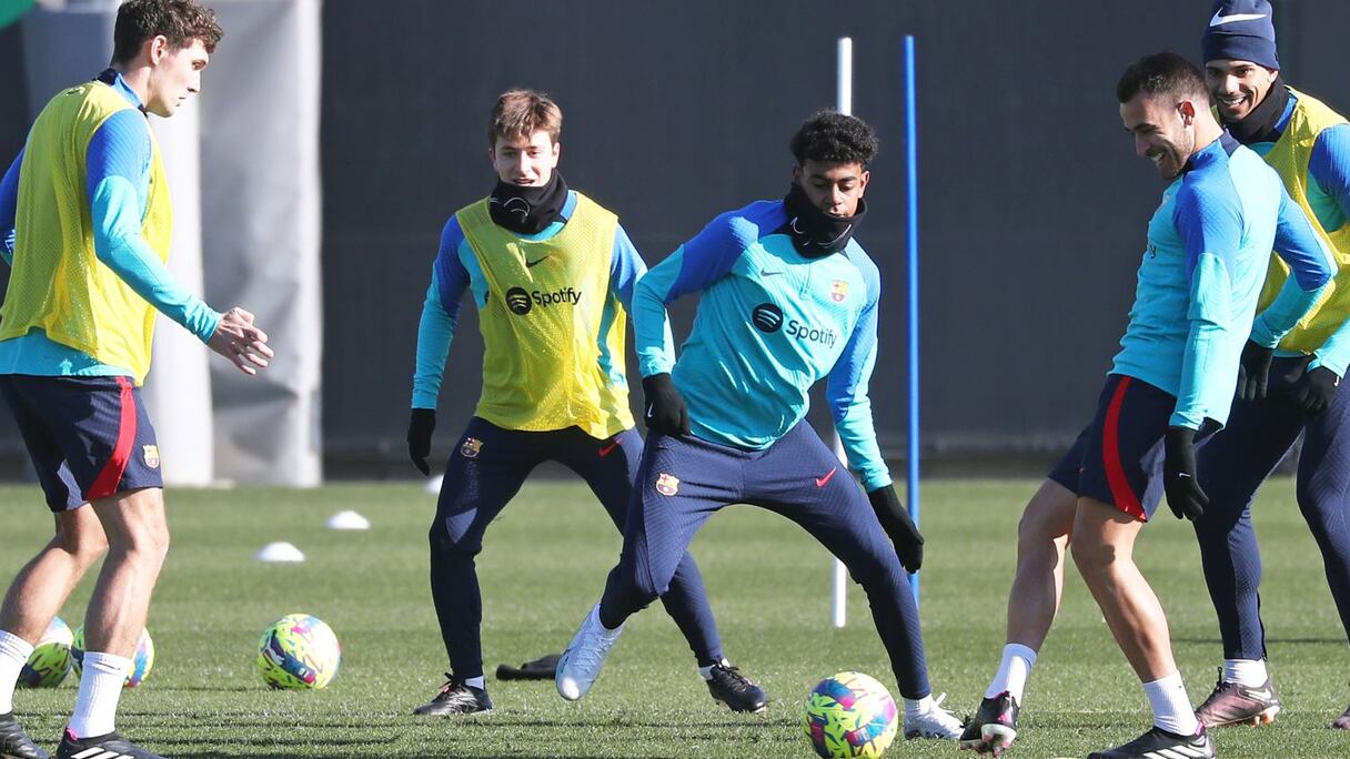 5-Il y a un mois, l’équipe nationale espagnole des moins de 17 ans l’a renvoyé chez lui pour un épisode d’indiscipline impliquant Yamal et deux autres coéquipiers. Le garçon a été puni d’une période indéterminée et, selon certaines sources proches de la Fédération espagnole, il envisagerait de défendre les couleurs du Maroc.