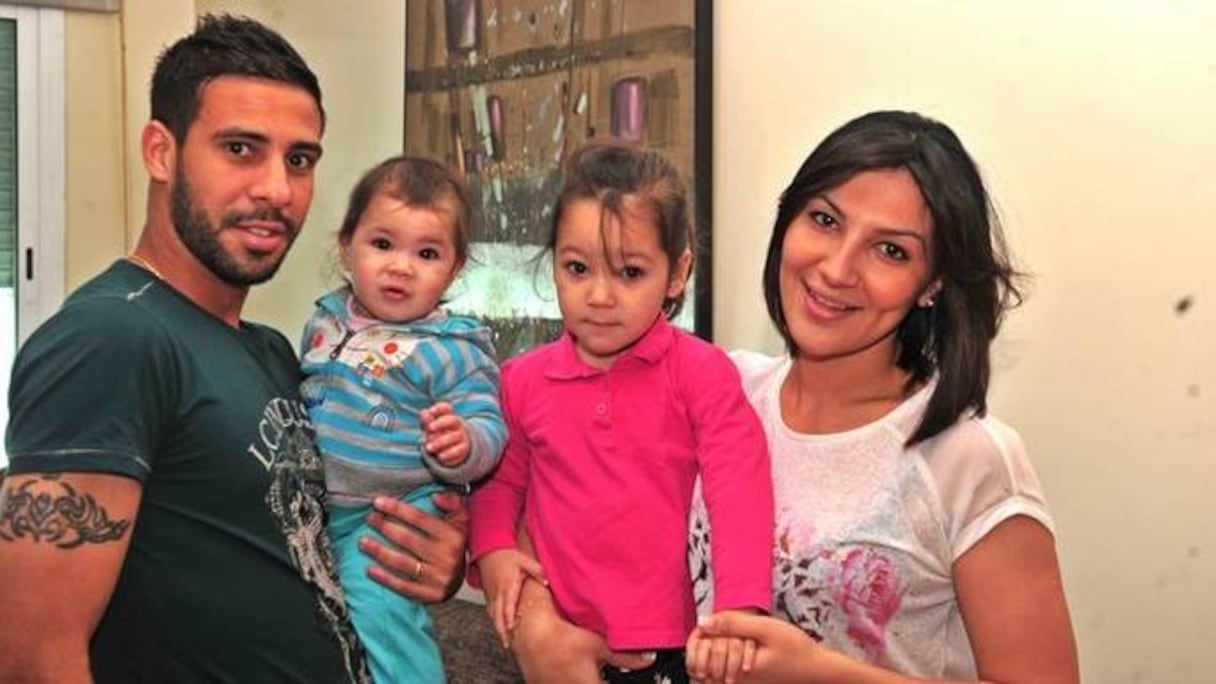 ياسمين زوجة اللاعب محسن متولي تعد من أكبر مناصري فريق الرجاء البيضاوي، فتشجيعها "للخضر" يفرض على محسن عدم اللعب لأي نادي آخر في البطولة الوطنية، كما أن زوجة لاعب نادي الوكرة حاليا هي من أقنعته بفكرة الاحتراف بالدوري القطري.