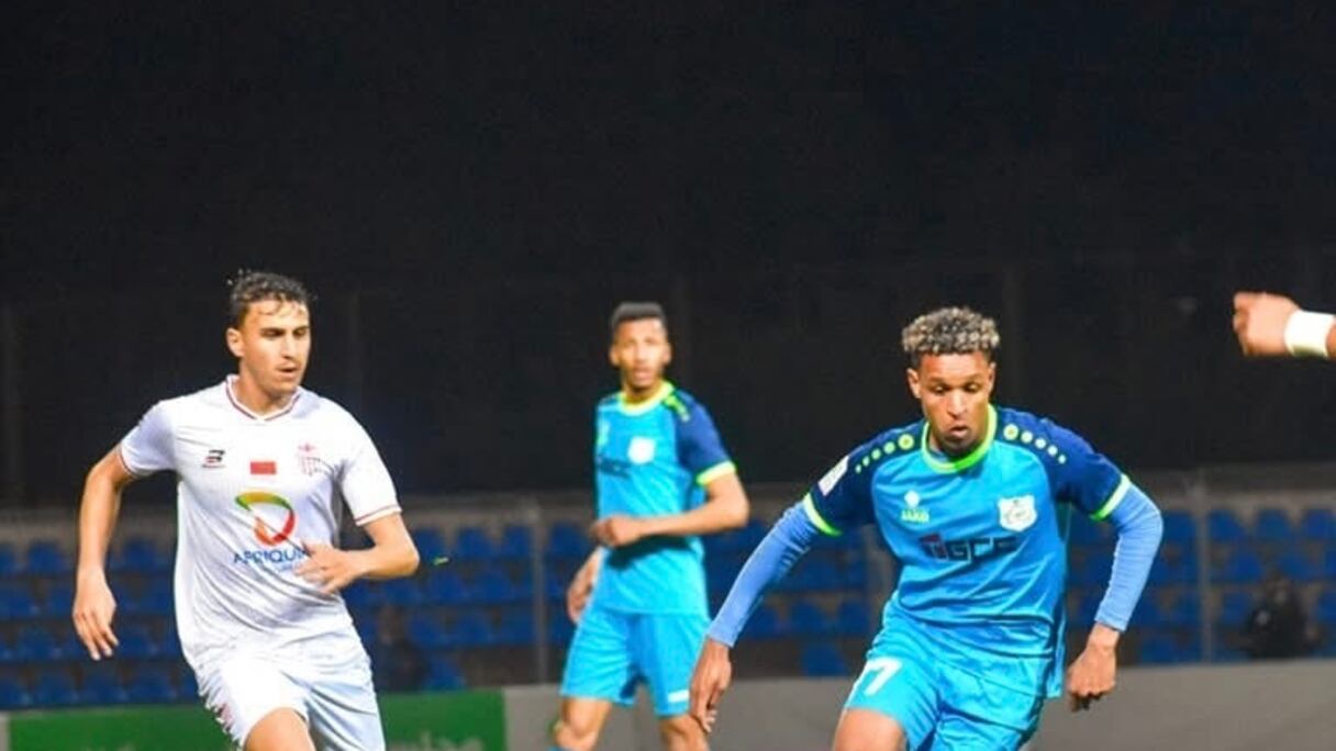 حسنية أكادير أمام الدفاع الحسني الجديدي