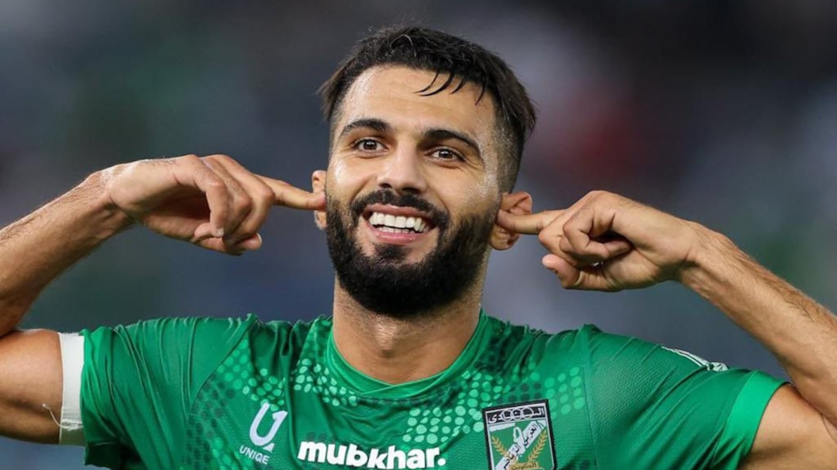 وليد الصبار بقميص العربي الكويتي