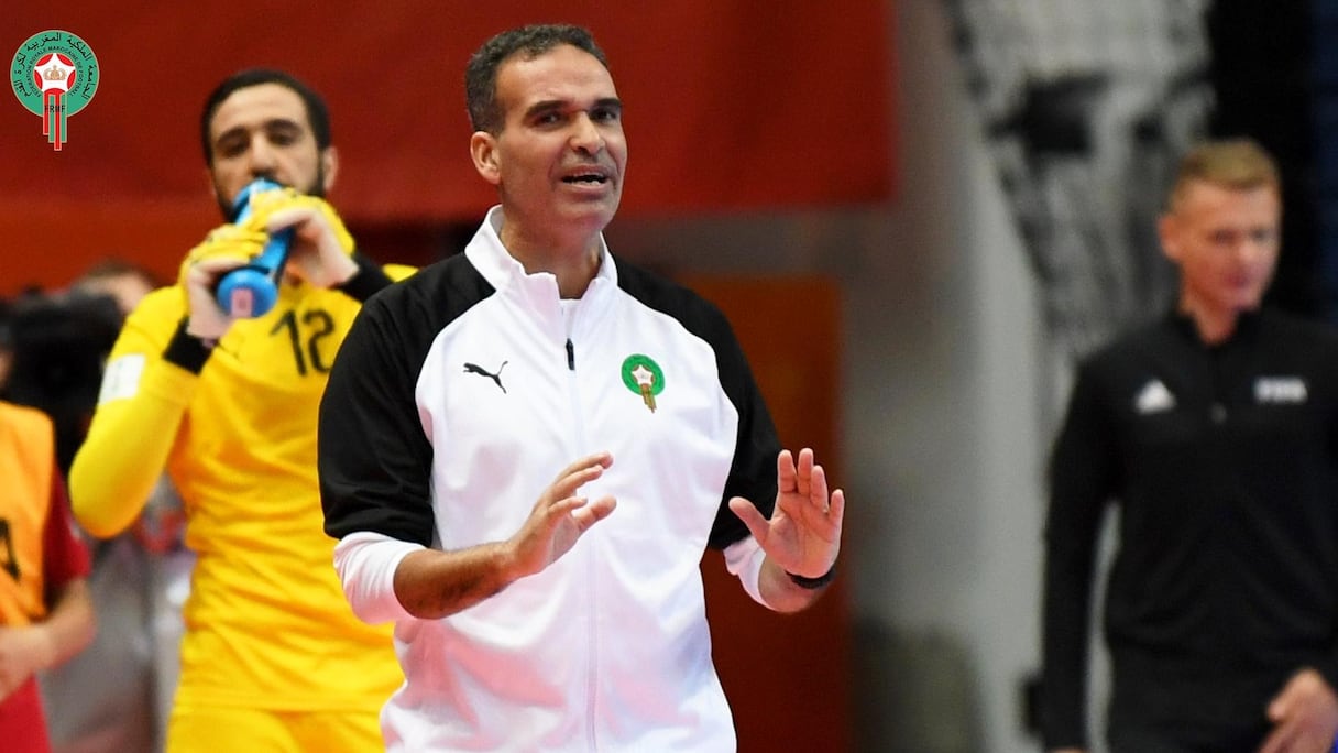 مدرب المنتخب الوطني لكرة القدم داخل القاعة، هشام الدكيك