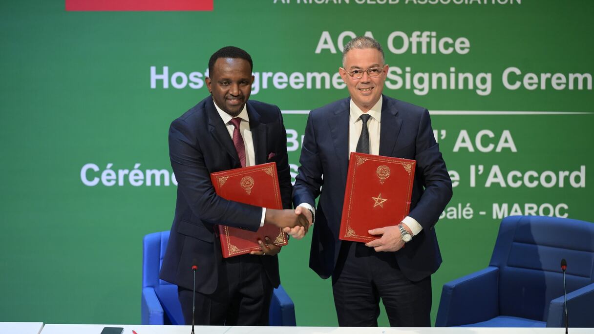 وقع فوزي لقجع، رئيس الجامعة الملكية المغربية لكرة القدم، يومه الاثنين 27 يناير 2025، مع هيرسي علي سعيد رئيس جمعية الأندية الإفريقية، مذكرة تفاهم، ترمي إلى احتضان المملكة المغربية مقر الجمعية.