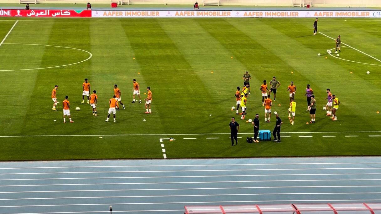 نصف نهائي كأس العرش.. إحماءات حماسية تسبق مواجهة المغرب التطواني ونهضة بركان