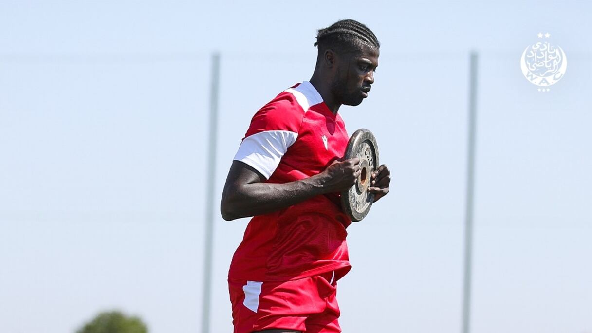 أول حصة تدريبية لمباي نيانغ مع الوداد الرياضي