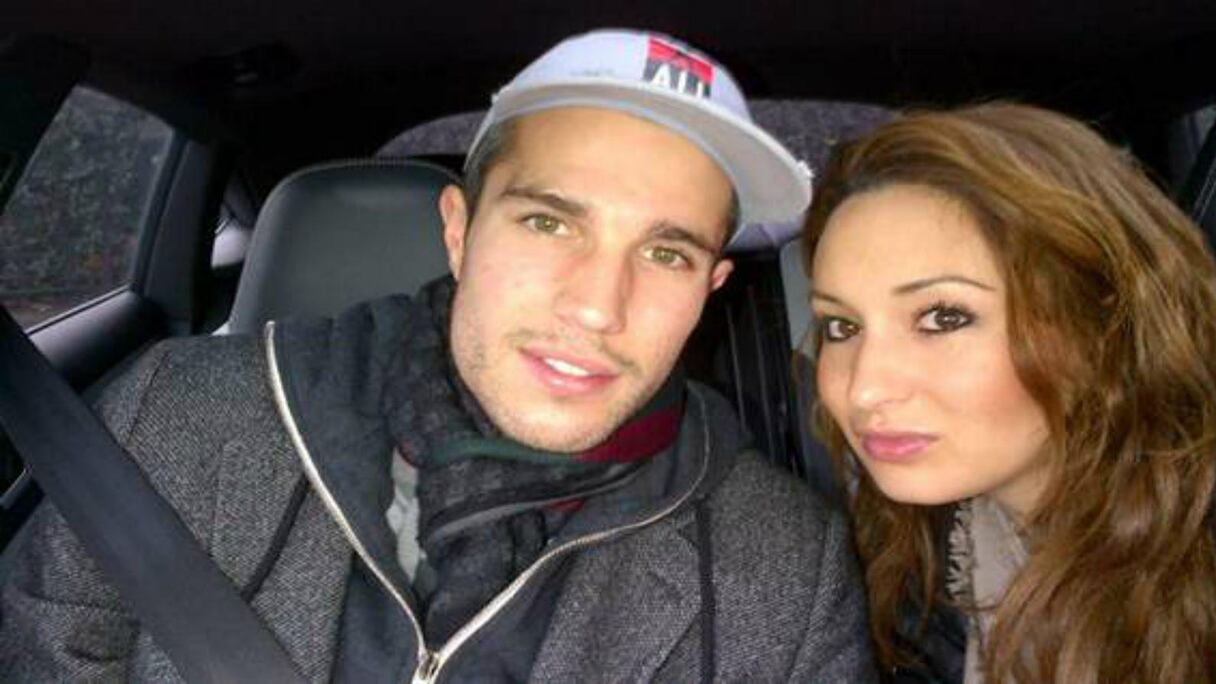 نجم المنتخب الهولندي روبن فان بيرسي كشف في أزيد من مناسبة أنه يملك منزلا في مراكش، حيث أقدم على هذه الخطوة بسبب تعلق زوجته بشرى المغربية بوطنها الأم، ورغبتها في تردد أبنائها لتعلم اللغة العربية وتعاليم الدين الاسلامي.