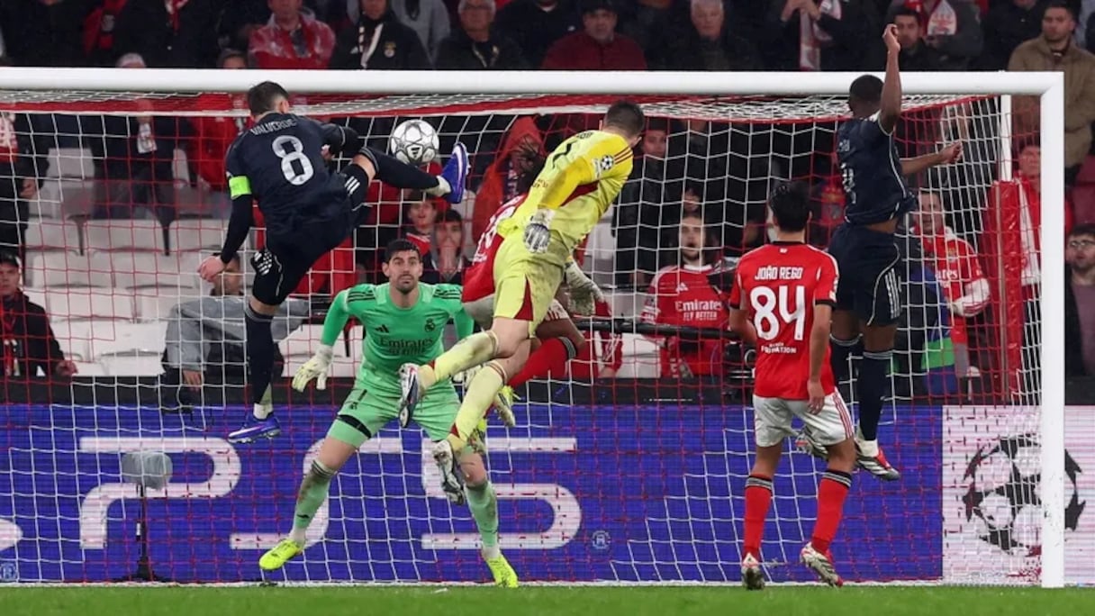 أناتولي تروبين حارس بنفيكا يسجل هدفاً ضد ريال مدريد - 28 يناير 2026 - Reuters