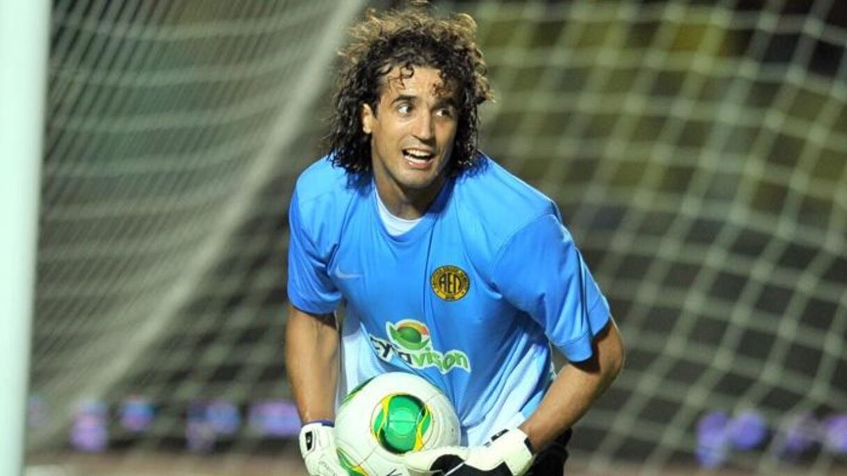 استقدم فريق الجيش الملكي الحارس كريم فكروش، من الدوري القبرصي، بعقد قيمته 500 مليون سنتيم يمتد لثلاثة مواسم.