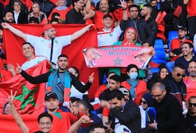 جماهير منتخب الأسود بمدرجات مركب محمد الخامس بالدار البيضاء