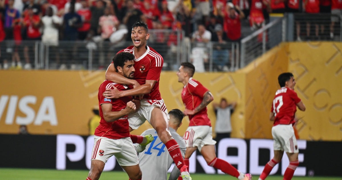 أشرف داري يربك حسابات الأهلي في « الميركاتو »