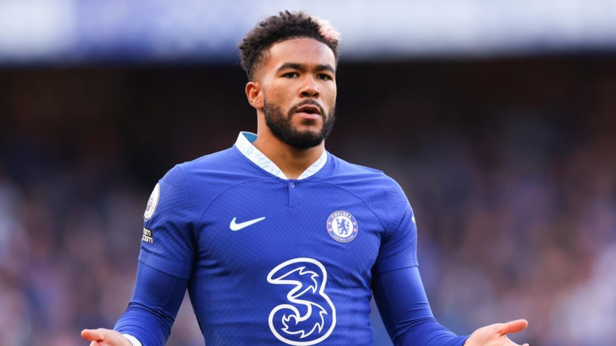 Reece James (Angleterre). Blessé au genou depuis le 13 octobre dernier, Reece James n’a pas pu être rétabli à temps. Le jeune joueur de Chelsea (22 ans) rate sa première Coupe du monde et manquera à la défense anglaise, déjà amputée de quelques cadres.
