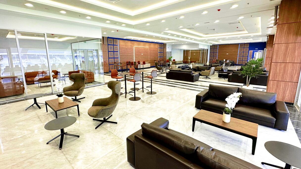 مشاهد حصرية من الجناح الفاخر بقلب ملعب طنجة