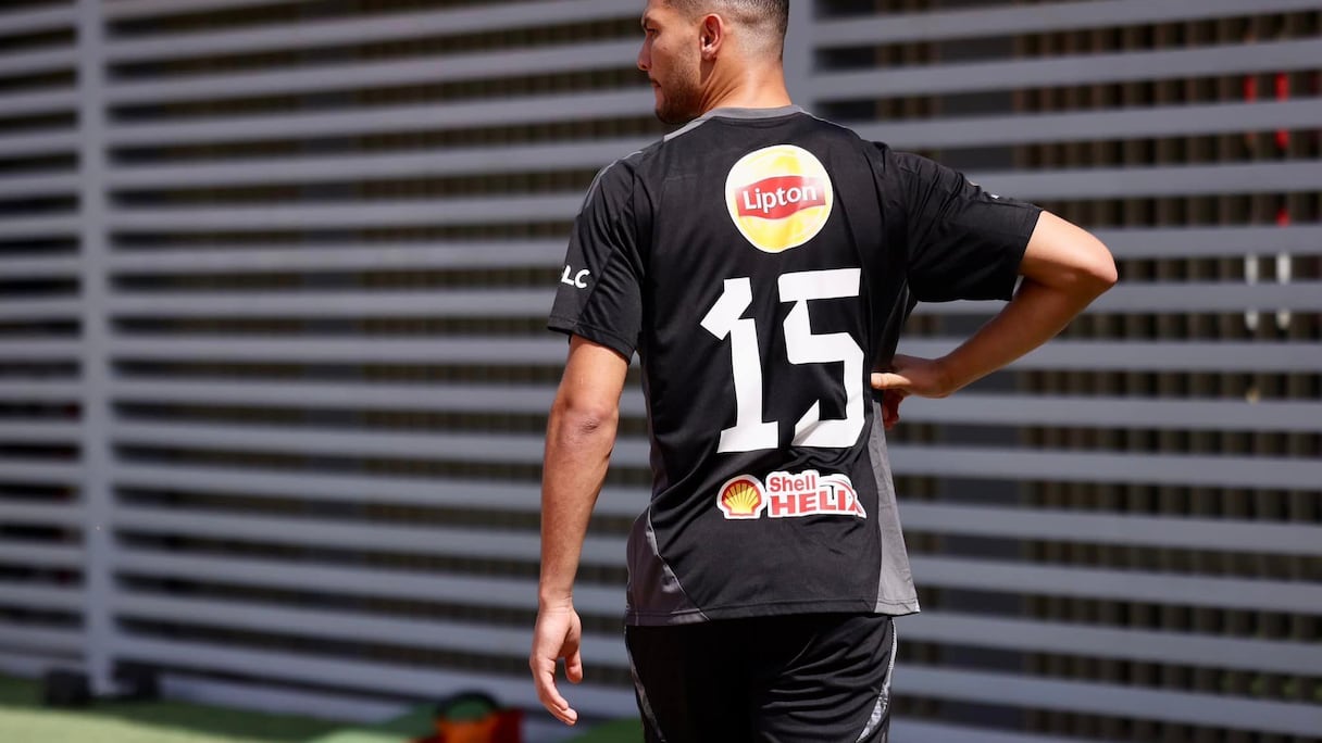 داري أشرف في تدريبات الأهلي