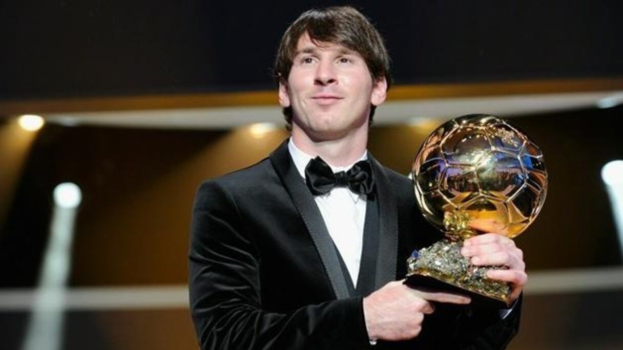 ميسي يفوز بالكرة الذهبية للعام الثاني على التوالي سنة 2010