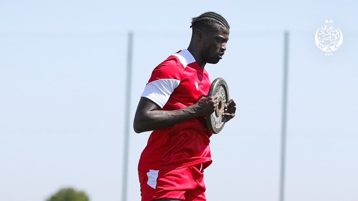 أول حصة تدريبية لمباي نيانغ مع الوداد الرياضي