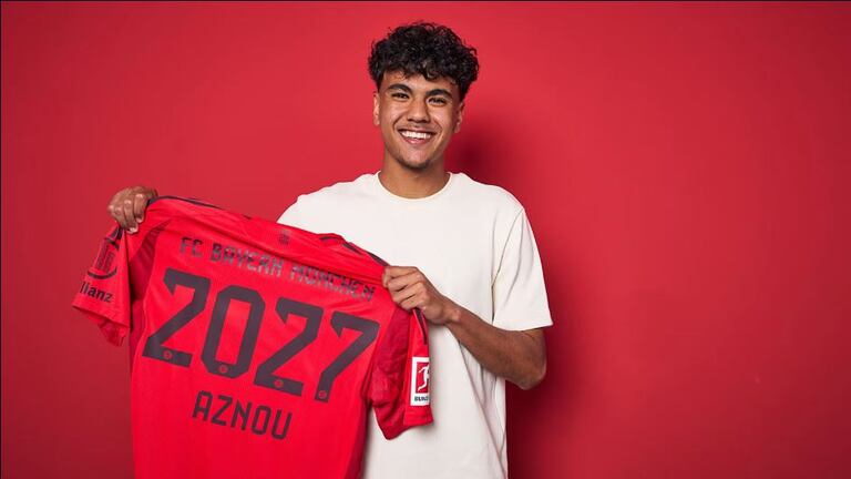 Adam Aznou lié au Bayern Munich jusqu'en 2027.