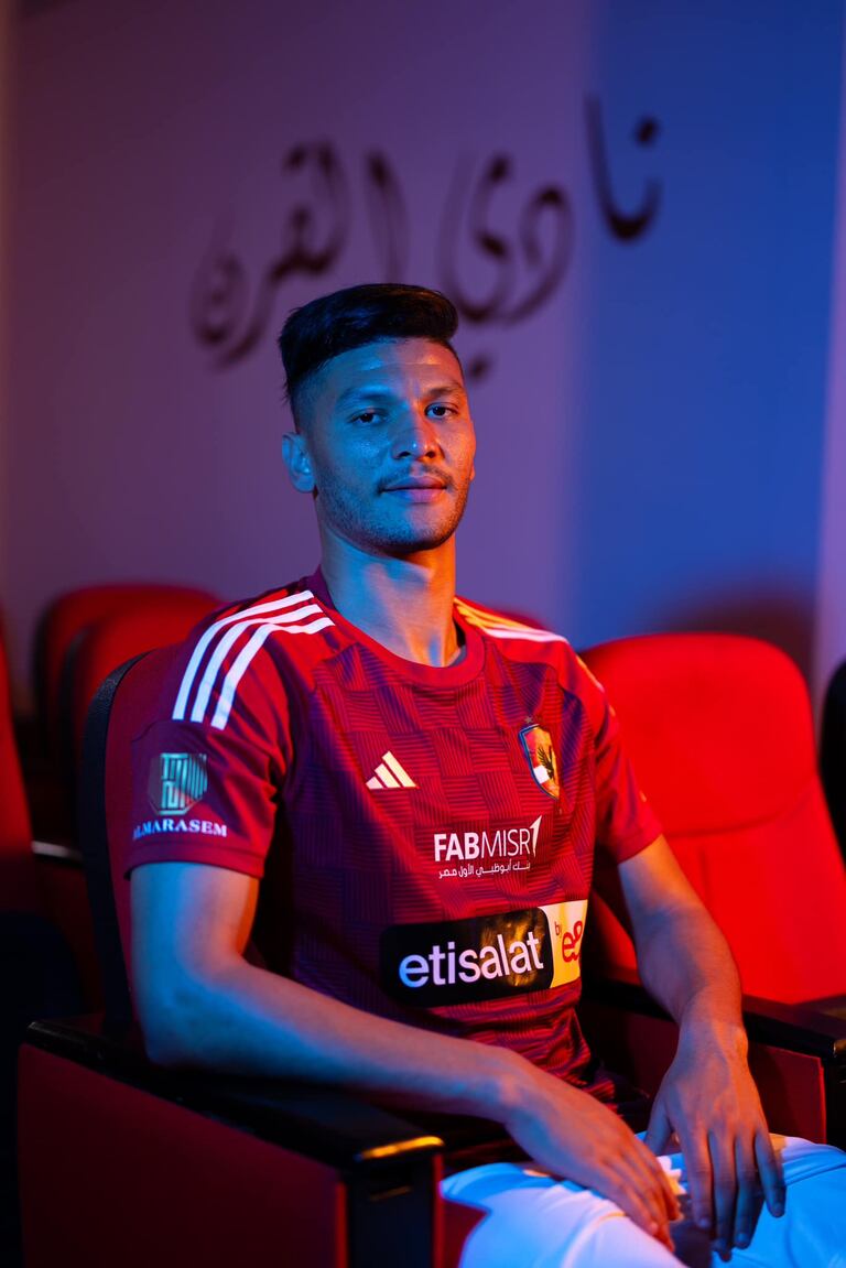 أشرف داري ينتقل إلى الأهلي المصري