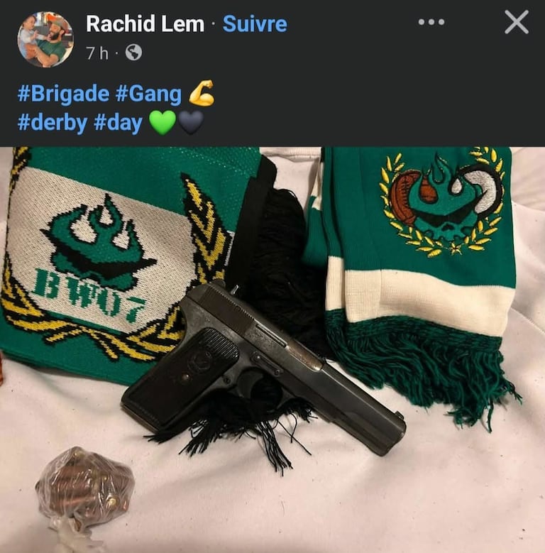 تشر صورة لشعار المولودية يضم سلاحا ناريا